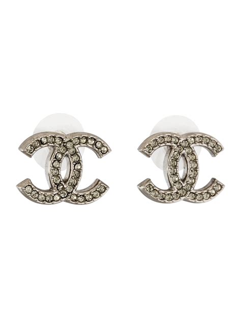 Amazon.com: Chanel Earrings Cc.